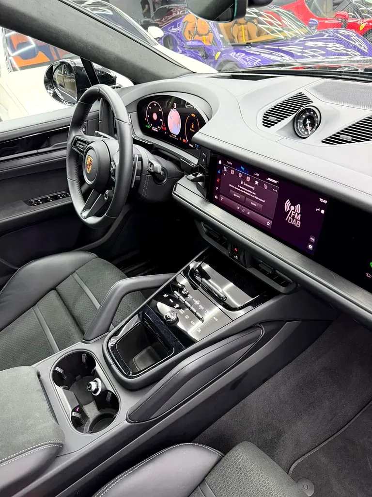 Porsche Cayenne 2025